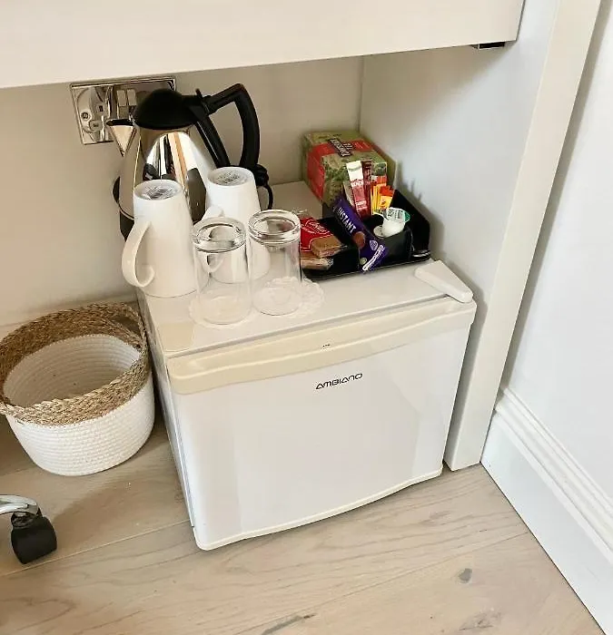 Luxury En-Suite Double Bedroom Stratford E15-1